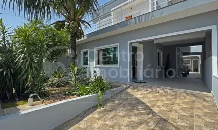 CASA à venda com 3 quartos em Peruíbe, no bairro Jardim Três Marias