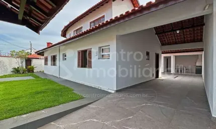 CASA à venda com 5 quartos em Peruíbe, no bairro Parque Turistico