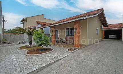 CASA à venda com 2 quartos em Peruíbe, no bairro Jardim Peruibe