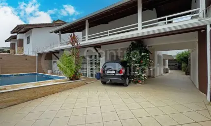CASA à venda com piscina e 5 quartos em Peruíbe, no bairro Stella Maris