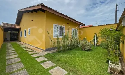 CASA à venda com 3 quartos em Peruíbe, no bairro Balneario Barra de Jangada