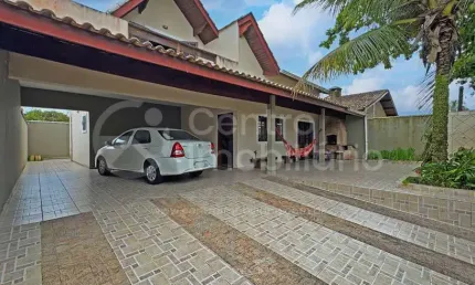 CASA à venda com 3 quartos em Peruíbe, no bairro Jardim Mar E Sol