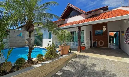 CASA à venda com piscina e 4 quartos em Peruíbe, no bairro Jardim Imperador