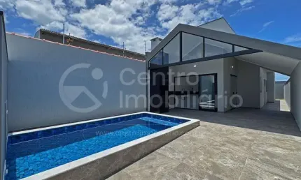 CASA à venda com piscina e 2 quartos em Peruíbe, no bairro Parque D Aville
