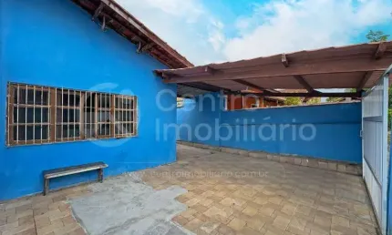 CASA à venda com 3 quartos em Peruíbe, no bairro Balneario Florida