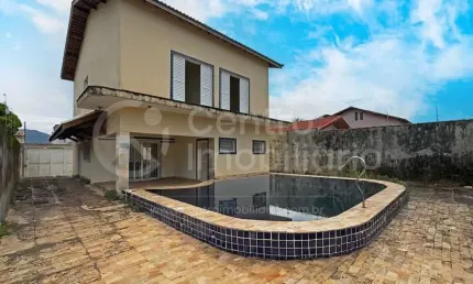 CASA à venda com piscina e 4 quartos em Peruíbe, no bairro Jardim Três Marias