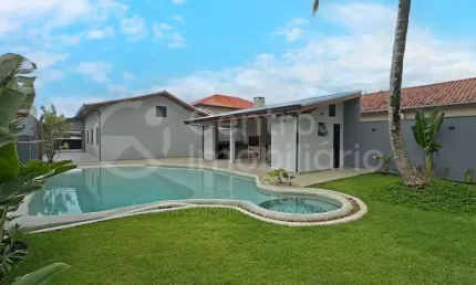 CASA à venda com piscina e 4 quartos em Peruíbe, no bairro Cidade Nova Peruíbe