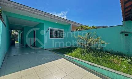 CASA à venda com 2 quartos em Peruíbe, no bairro Parque D Aville