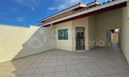 CASA à venda com 3 quartos em Peruíbe, no bairro Stella Maris