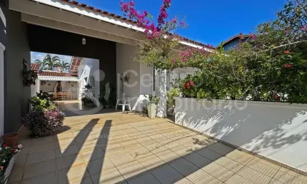 CASA à venda com 2 quartos em Peruíbe, no bairro Jardim Três Marias
