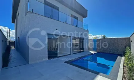 CASA à venda com piscina e 4 quartos em Peruíbe, no bairro Residencial Flora Rica