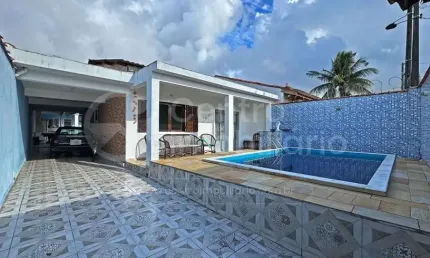 CASA à venda com piscina e 2 quartos em Peruíbe, no bairro Balneario Barra de Jangada