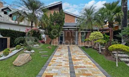 CASA à venda com piscina e 4 quartos em Peruíbe, no bairro Bougainvillee II