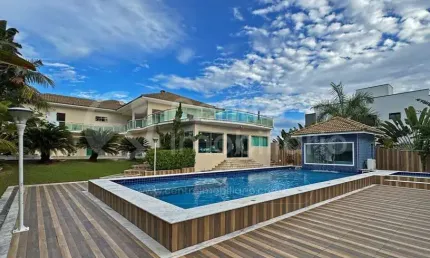 CASA à venda com piscina e 5 quartos em Peruíbe, no bairro Bougainvillee IV