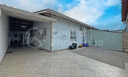 CASA à venda com 2 quartos em Peruíbe, no bairro Jardim Somar