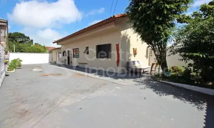 CASA à venda com 2 quartos em Peruíbe, no bairro Balneario Arpoador