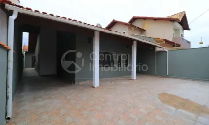 CASA à venda com 2 quartos em Peruíbe, no bairro Jardim Peruibe