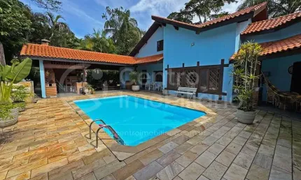 Casa à venda com piscina e 3 quartos em peruíbe, no bairro estância são marcos