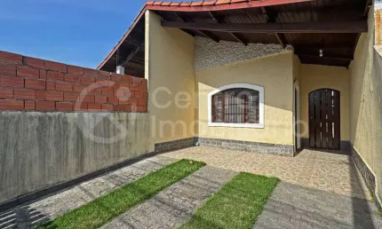 CASA à venda com 2 quartos em Peruíbe, no bairro Jardim Três Marias