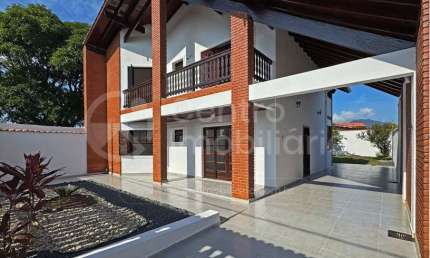 CASA à venda com 3 quartos em Peruíbe, no bairro Cidade Nova Peruíbe
