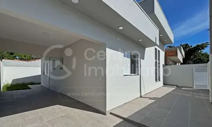CASA à venda com 3 quartos em Peruíbe, no bairro Stella Maris
