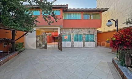 CASA à venda com 4 quartos em Peruíbe, no bairro Balneario Arpoador