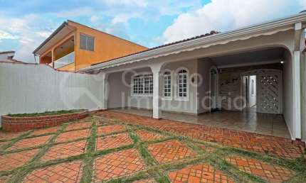 CASA à venda com 4 quartos em Peruíbe, no bairro Jardim Beira Mar