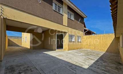 CASA à venda com 3 quartos em Peruíbe, no bairro Belmira Novaes