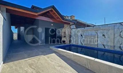 CASA à venda com piscina e 2 quartos em Peruíbe, no bairro Flora Rica