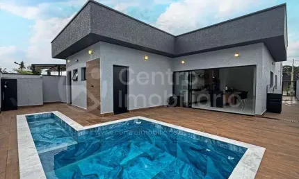 CASA à venda com piscina e 3 quartos em Peruíbe, no bairro Residencial Bosque Três Marias