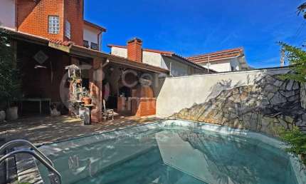 CASA à venda com piscina e 4 quartos em Peruíbe, no bairro Balneario Josedy