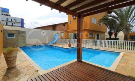 CASA à venda com piscina e 3 quartos em Peruíbe, no bairro Belmira Novaes