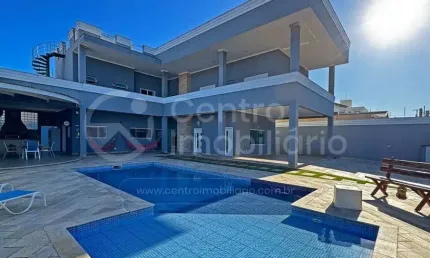 CASA à venda com piscina e 5 quartos em Peruíbe, no bairro Stella Maris