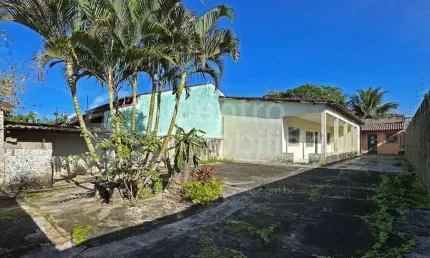 CASA à venda com 2 quartos em Peruíbe, no bairro Maria H Novaes