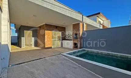 CASA à venda com piscina e 2 quartos em Peruíbe, no bairro Flora Rica III