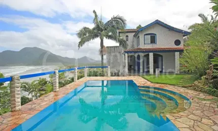 CASA à venda com piscina e 4 quartos em Peruíbe, no bairro Quinta do Guarau