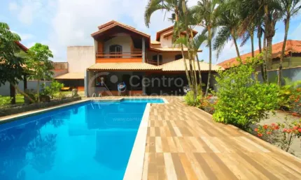 CASA à venda com piscina e 5 quartos em Peruíbe, no bairro Estancia Balnearia Convento Velho