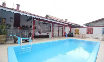 CASA à venda com piscina e 3 quartos em Peruíbe, no bairro Stella Maris