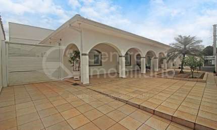 CASA à venda com 3 quartos em Peruíbe, no bairro Parque Balneario Oasis