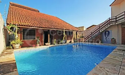 CASA à venda com piscina e 3 quartos em Peruíbe, no bairro Cidade Nova Peruíbe