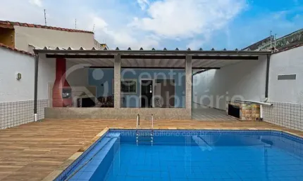 CASA à venda com piscina e 2 quartos em Peruíbe, no bairro Centro