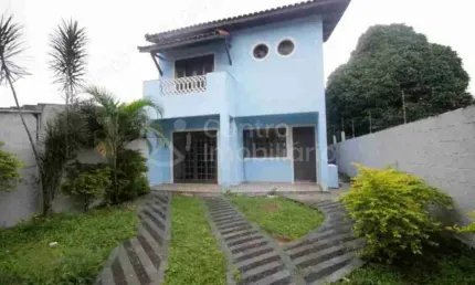 CASA à venda com 5 quartos em Peruíbe, no bairro Centro