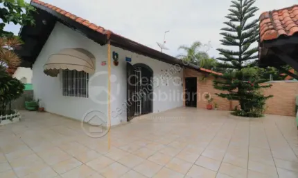 CASA à venda com 2 quartos em Peruíbe, no bairro Jardim Mar E Sol