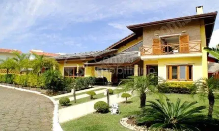 CASA à venda com piscina e 2 quartos em Peruíbe, no bairro Balneario Sambura