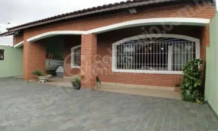 CASA à venda com 4 quartos em Peruíbe, no bairro Jardim Peruibe