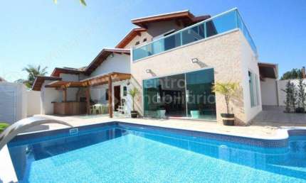 CASA à venda com piscina e 4 quartos em Peruíbe, no bairro Jardim Três Marias