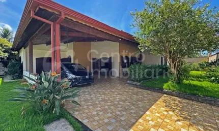 CASA à venda com 3 quartos em Peruíbe, no bairro Stella Maris