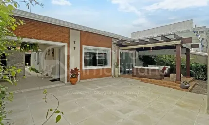 CASA à venda com piscina e 4 quartos em Peruíbe, no bairro Stella Maris
