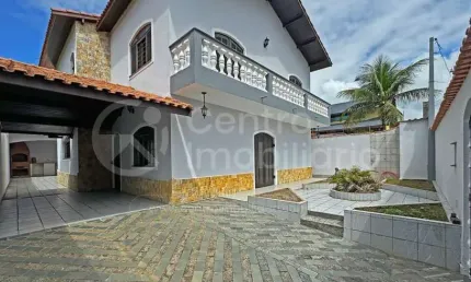 CASA à venda com 5 quartos em Peruíbe, no bairro Jardim Mar E Sol