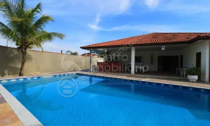 CASA à venda com piscina e 4 quartos em Peruíbe, no bairro Jardim Imperador